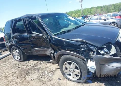 2005 Ford Escape Xlt z USA, uszkodzony, nr VIN 1FMYU03155KA69236